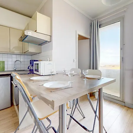 아파트 In With Kitchenette *